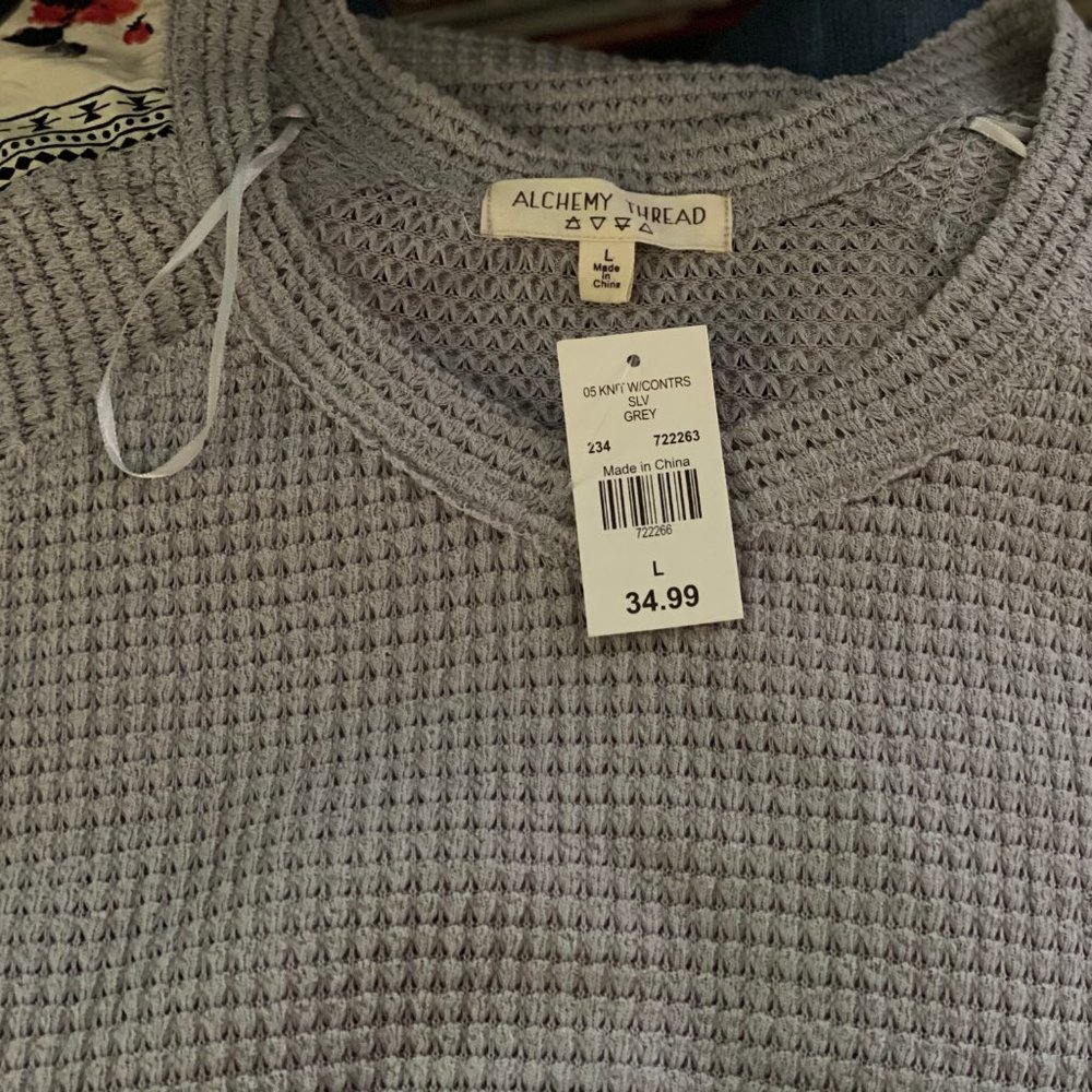 Sweater - Picture 5 of 5